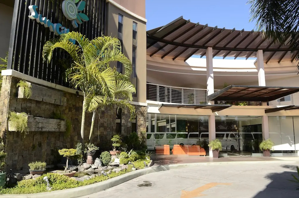 Ponce Suites Art Hotel