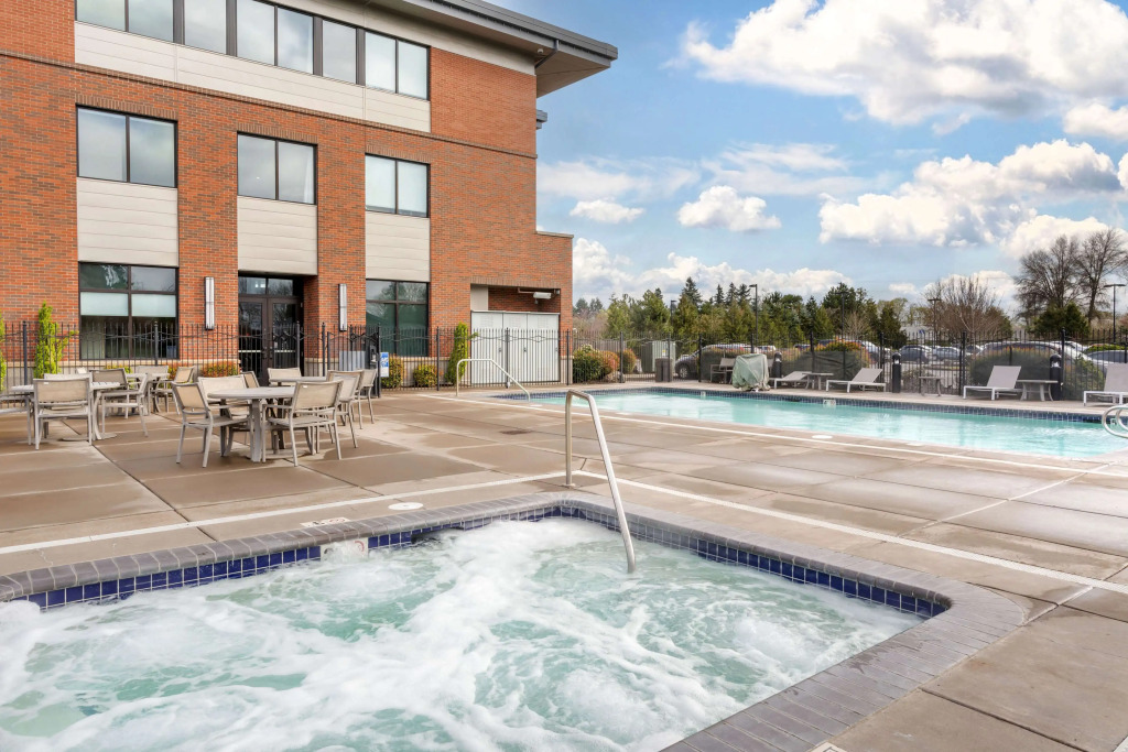Best Western Premier Boulder Falls Inn