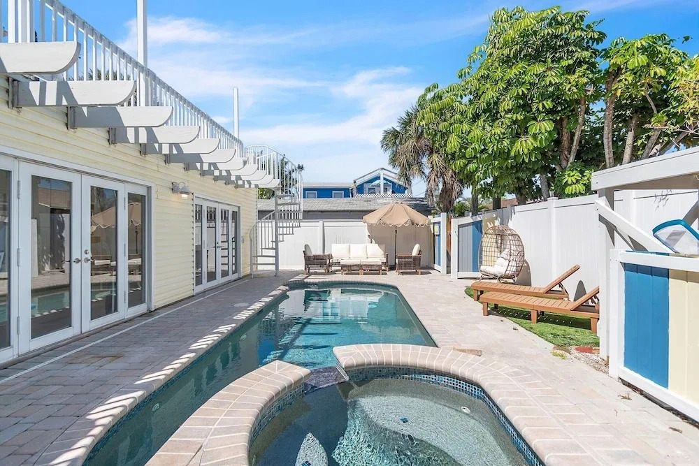 Sunny Palms