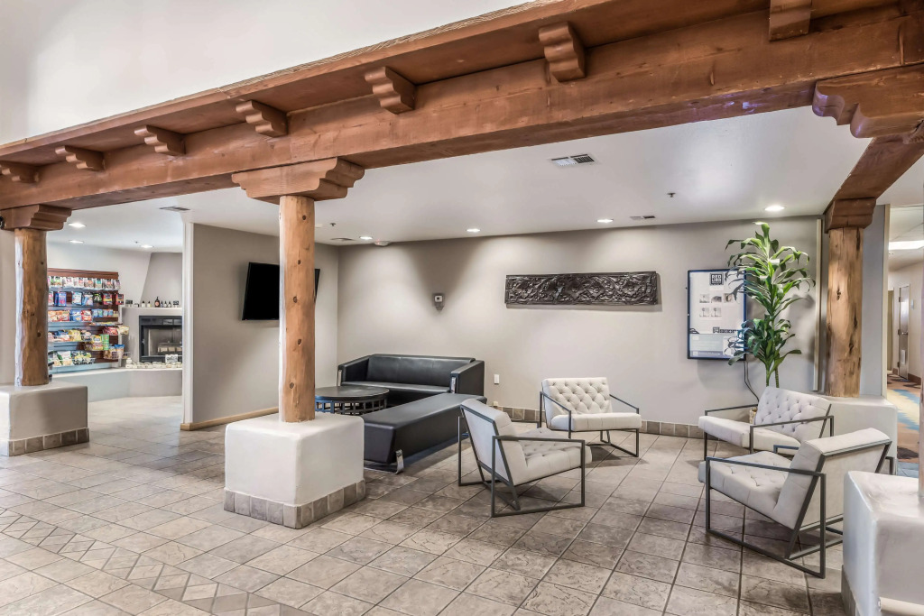 Red Lion Inn & Suites Goodyear Newly Renovated
