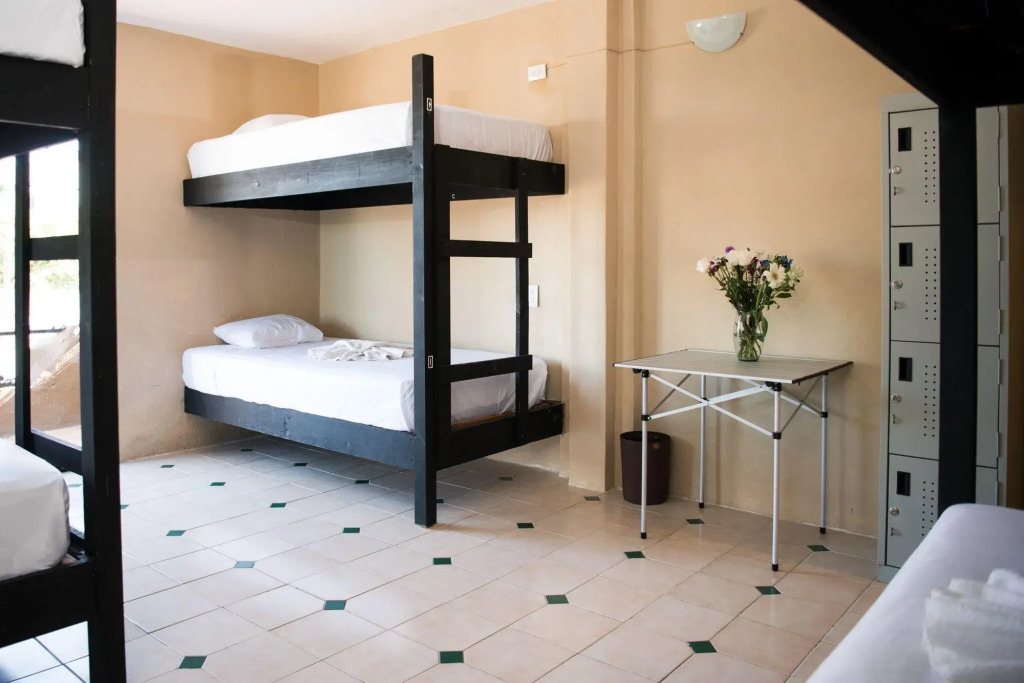 Deja Hostel Suites
