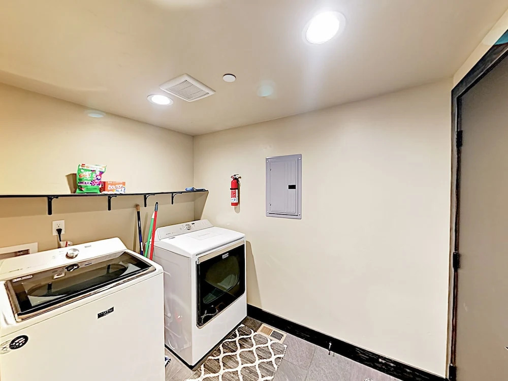 2015 South Lake Tahoe - 4 Br Home