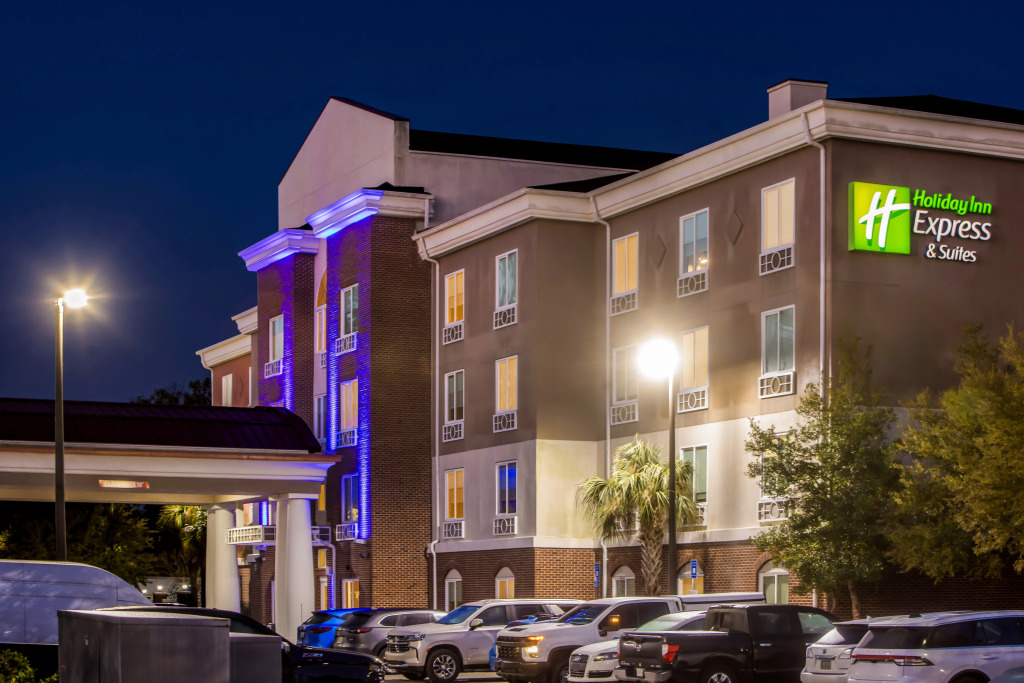 Holiday Inn Express Hotel & Suites Savannah Midtown by IHG