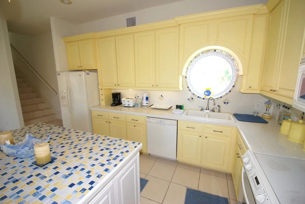 114 Bay Harbor 3 Bedrooms 3 Bathrooms Townhouse