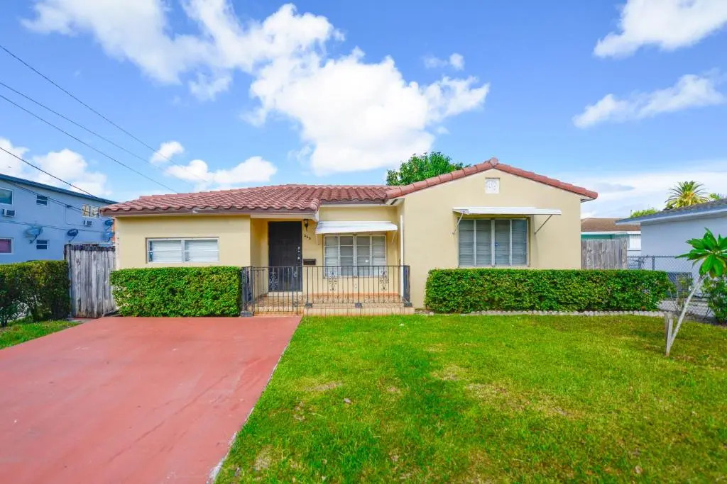 Amazing 3BR House 5 minutes from Marlins Park