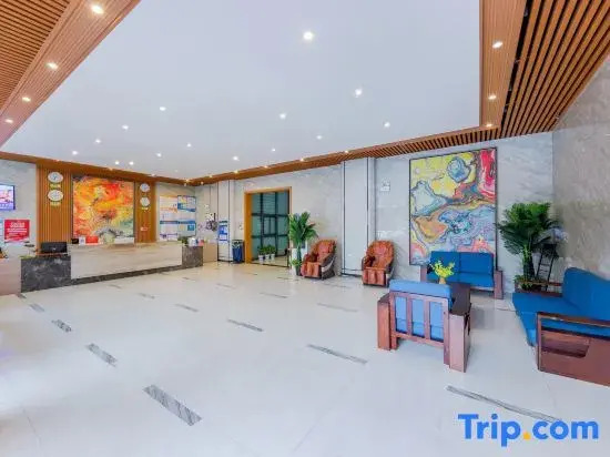 Mayflower Hotel (Binjiang Ecological Park Ji'an Railway Station)
