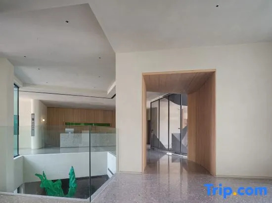 Xianju Chun and Qingxi Homestay