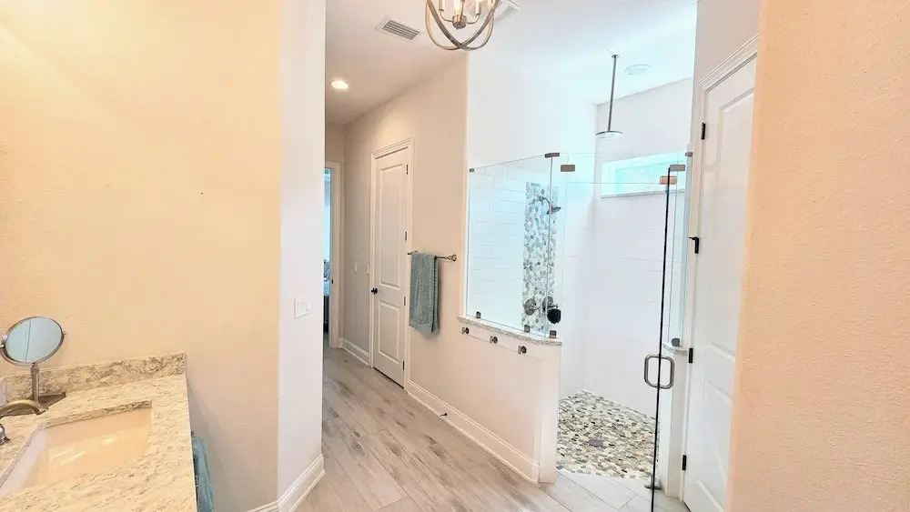 New Custom House! Private, Clean, Safe! Walk to the Beach!