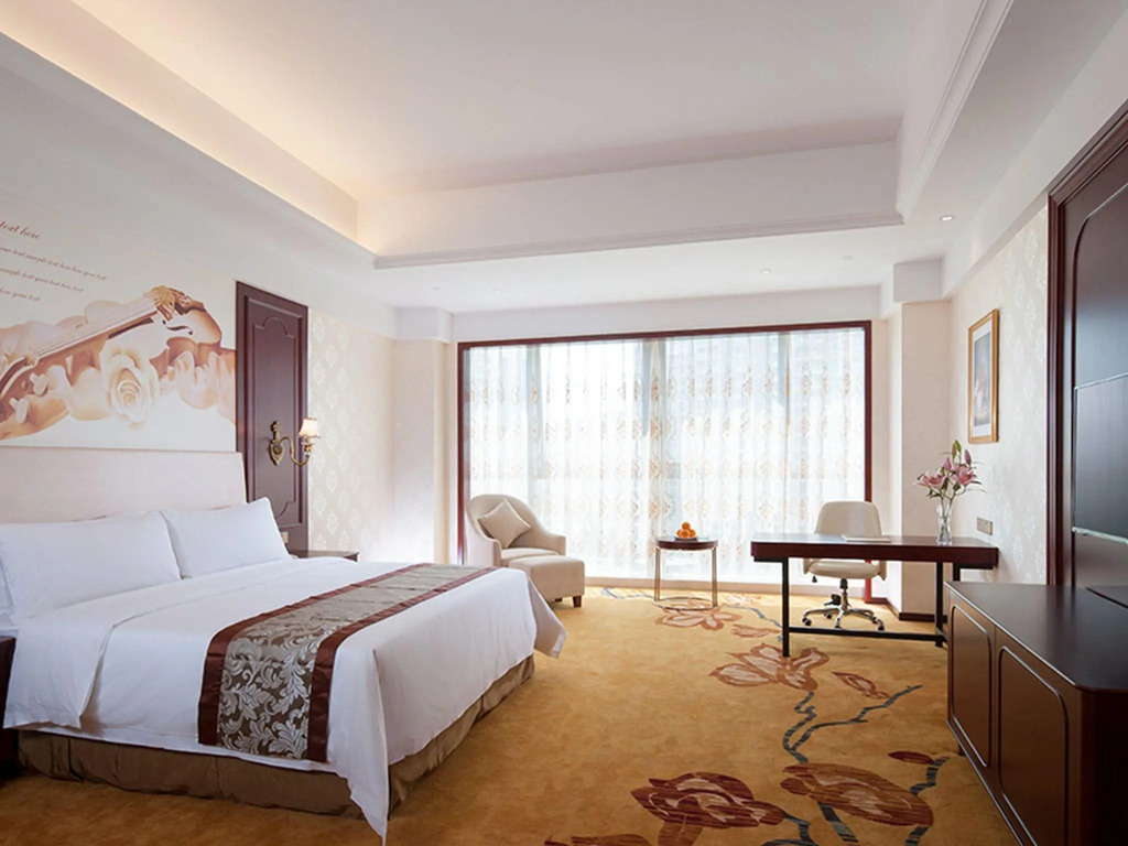 Vienna International Hotel Huiyang Municipal Square