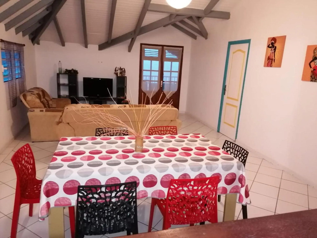 Appartement de 3 chambres avec vue sur la mer terrasse et wifi a Deshaies a 1 km de la plage