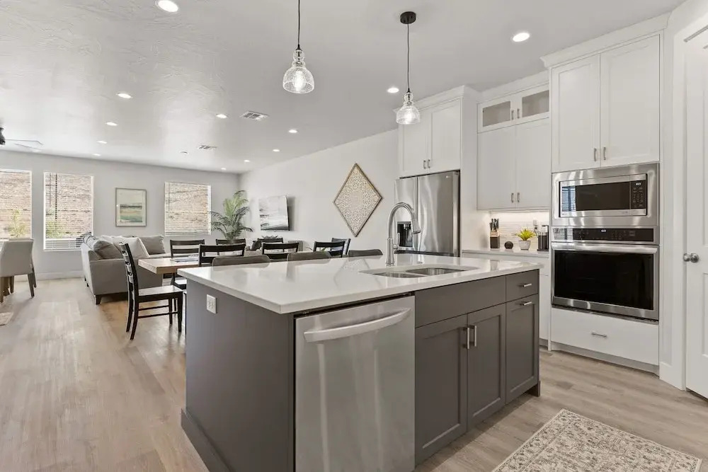 Red Desert Oasis 5 Bedroom Home