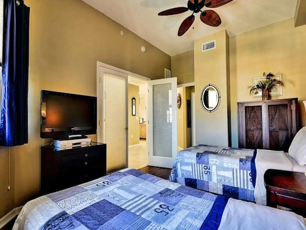 Luxury 5 Star Waterfront Condo 3 Bdr 2 Bath Pool Hot-Tub Panoramic Gulf and Intracoastal Waterway Views