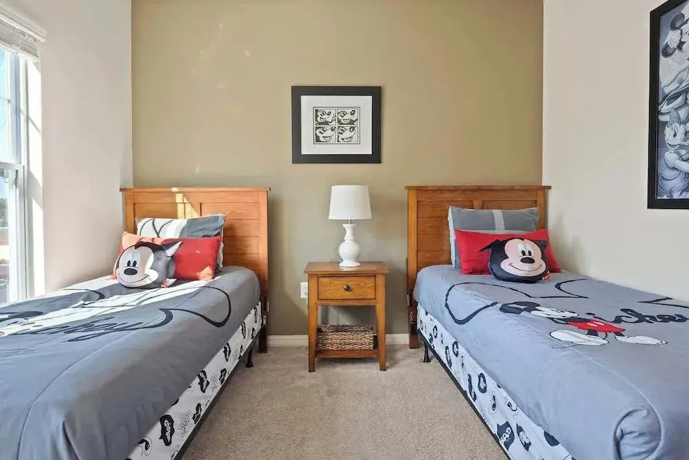 Kissimmee 4BR Townhouse: Perfect for Families