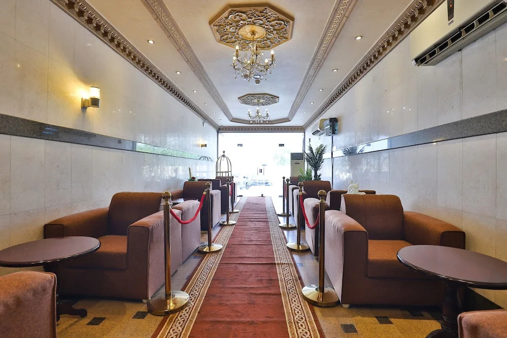 OYO 246 Hotel Hadeel Al Motamayezah