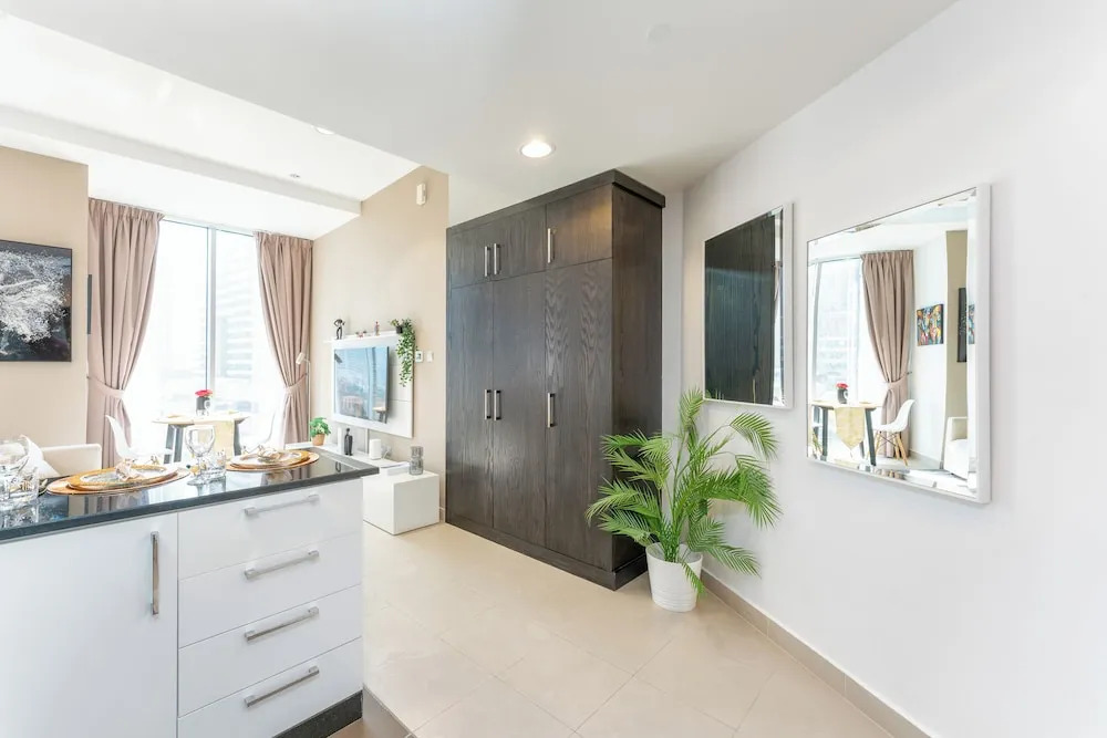 Cayan Tower - The Artist Studio