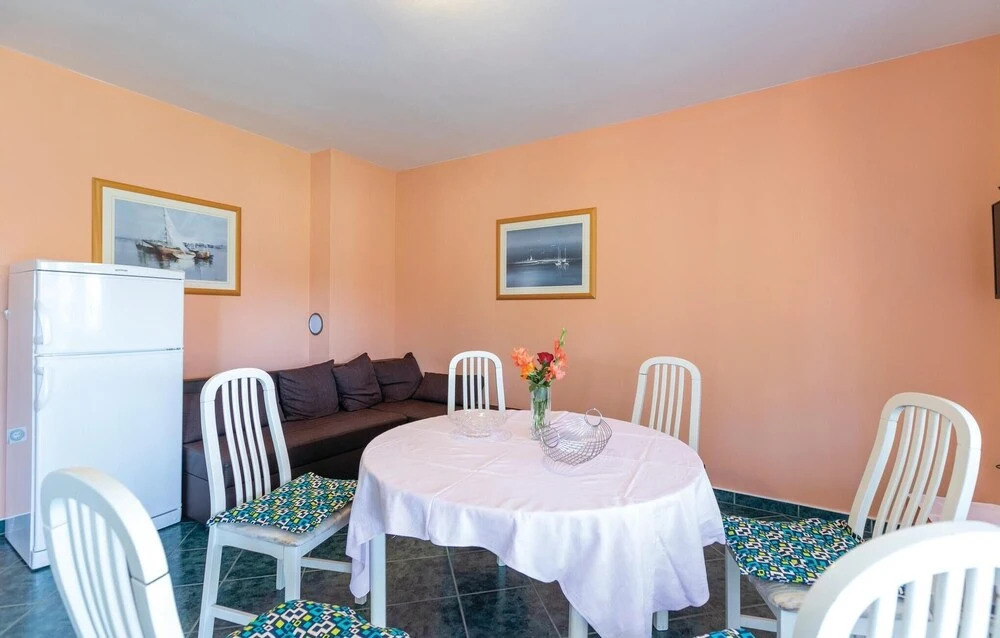 Beautiful Apartment in Rovinjsko Selo With 4 Bedrooms