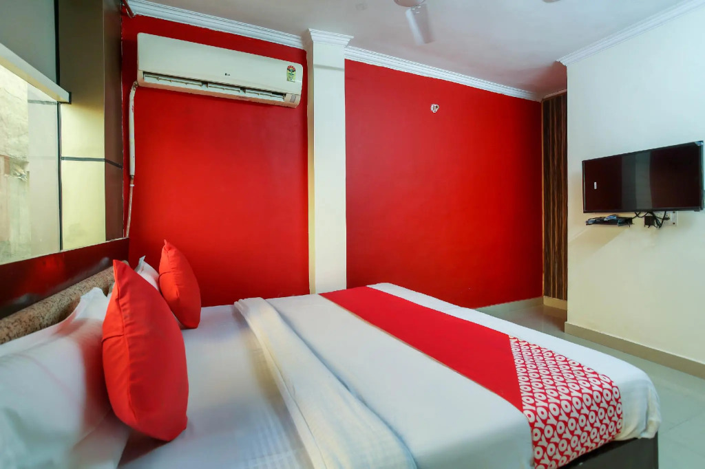 OYO 61001 Hotel AK Residency