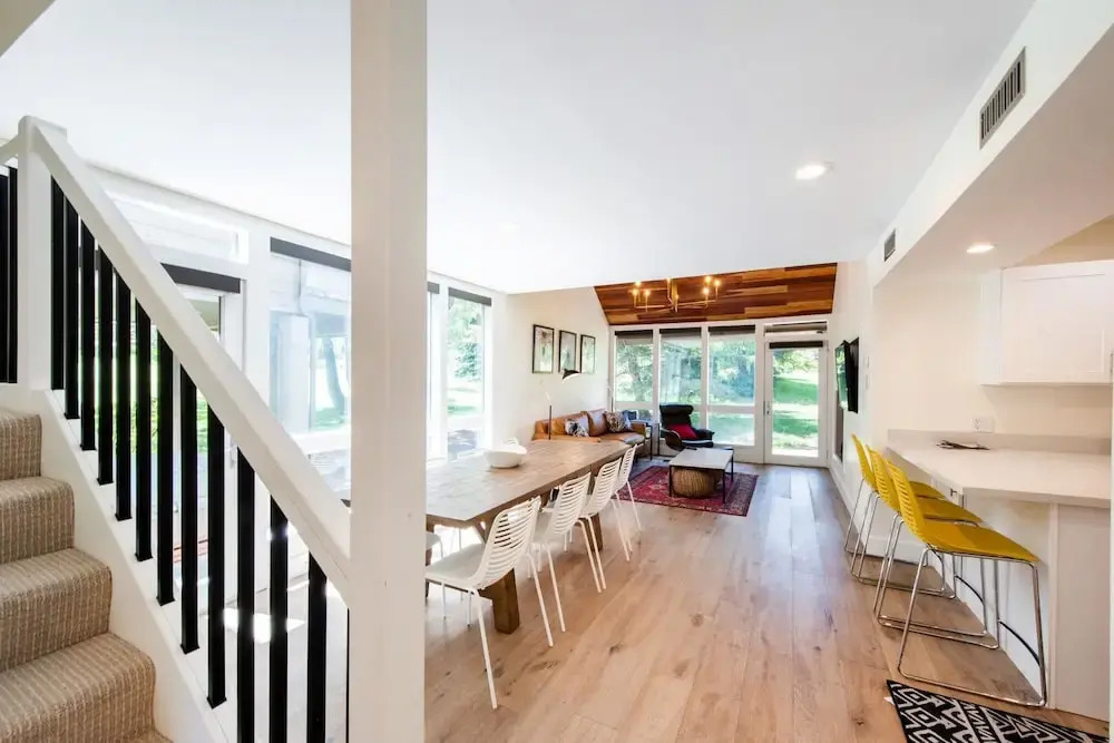 Pay Day Condominiums