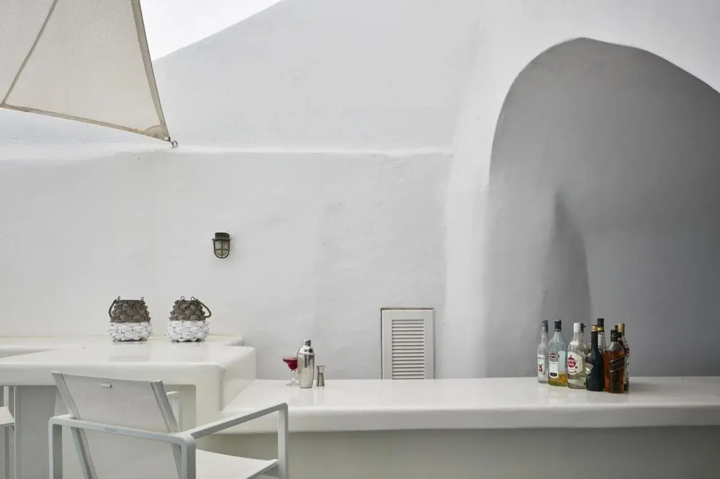 Cliff Side Suites