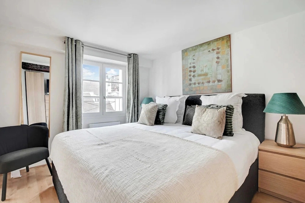Stunning Duplex 1br/4p - Notre-dame Cathedral