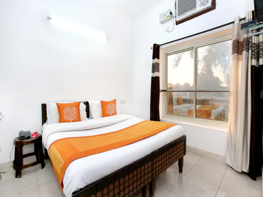 OYO 9371 Hotel Anmol