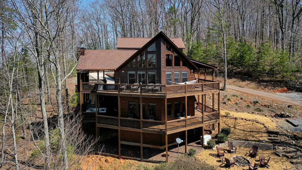 Coppertree Getaway by Escape to Blue Ridge