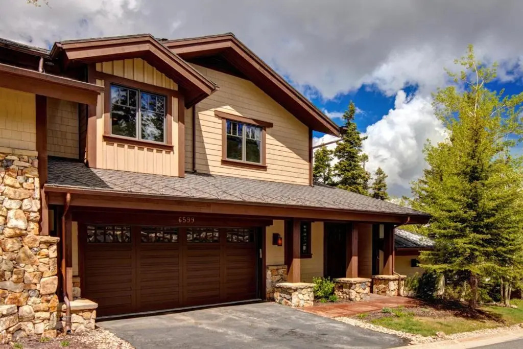 Lookout Drive 5 Bedrooms PLO-6599 by KBM