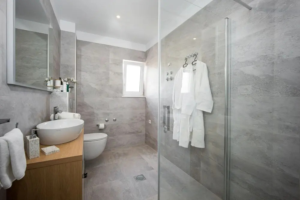 Sea you soon by the beach 2bedroom suite