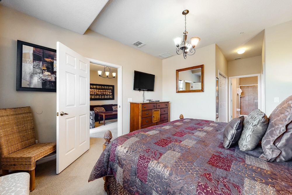 Family Home W/shared Pool,wifi,ac,lake Views - Close to Walt Disney World Resort