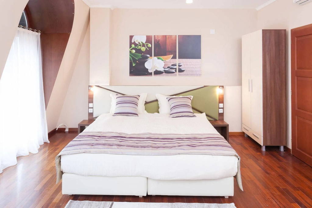 Modern Inn Boutique Hotel