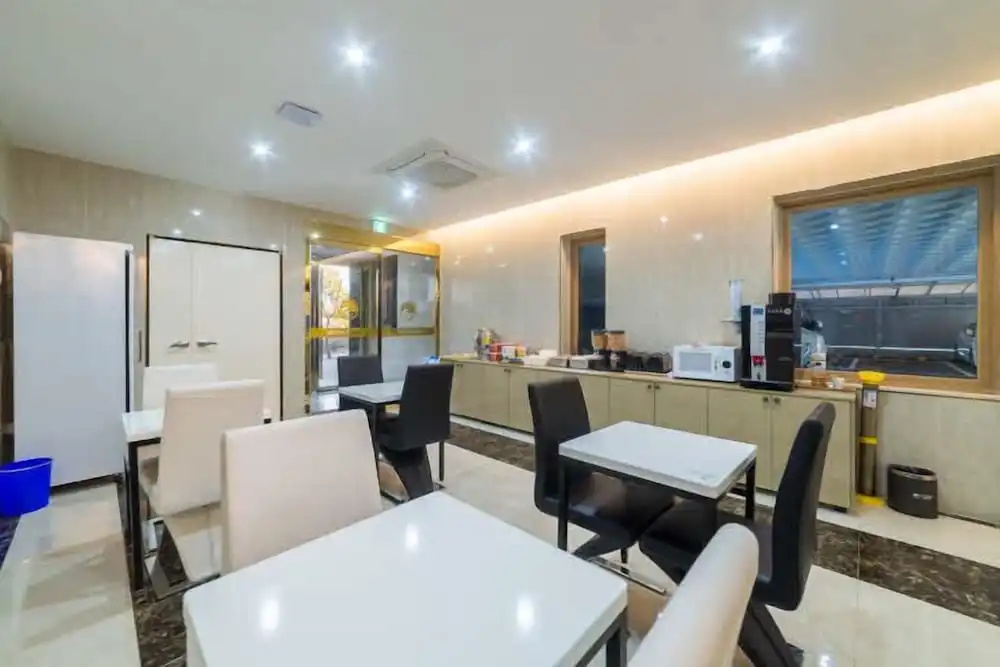 CYGNUS Hotel