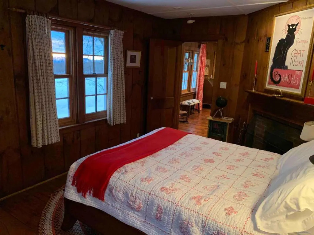 Bromley Farm ski house