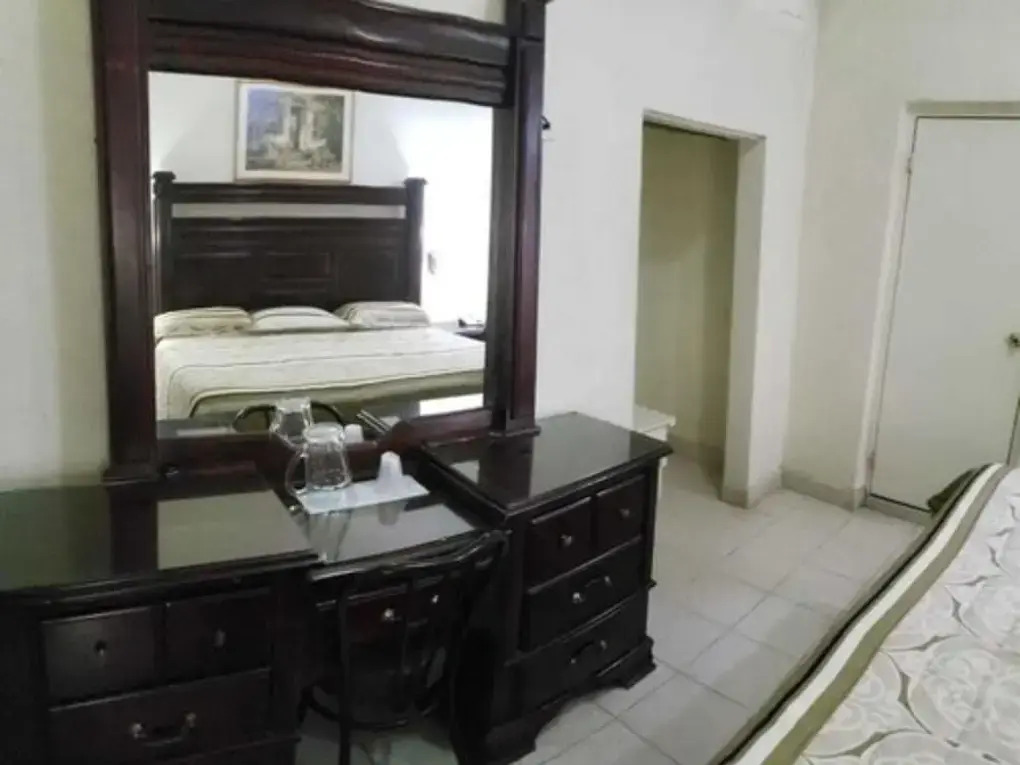 HOTEL BAEZA