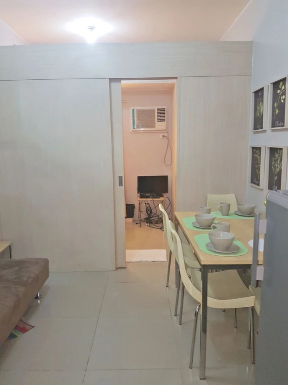 High-Tech Studio at Grass Residences -2 persons only, Quezon City