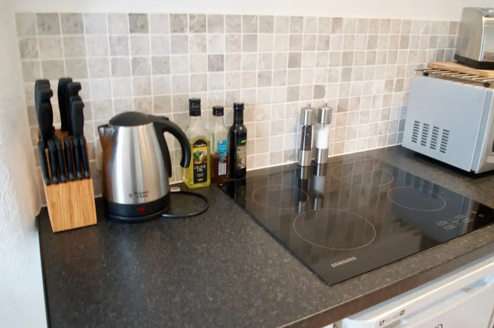 1 Bedroom Flat In Meadowbank