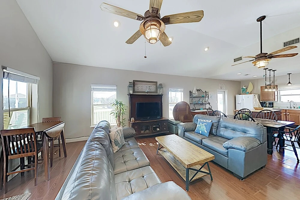 New Listing! Family-friendly Gem - Walk To Beach! 2 Bedroom Home