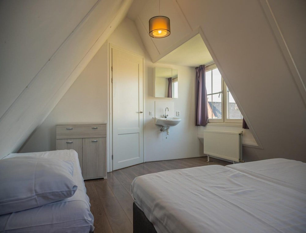 Holiday Home Built in Zaanse Style, Near Alkmaar