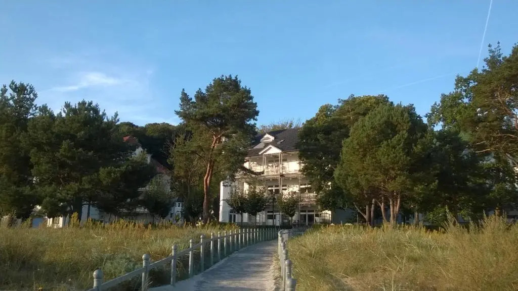 Ruhige FeWo mit Strandkorb, Villa Stranddistel, Binz