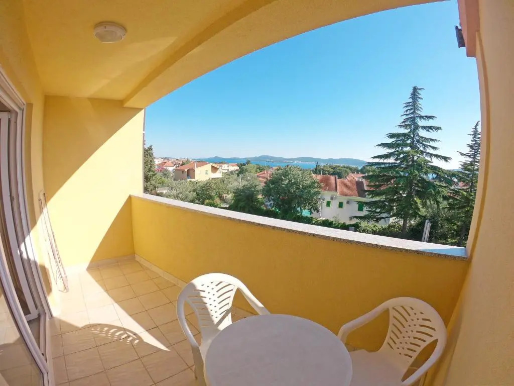 SOLARIS Modern & Comfortable Apartments with Free Private Parking