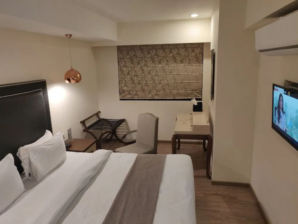 OYO 25040 Hotel Victoria