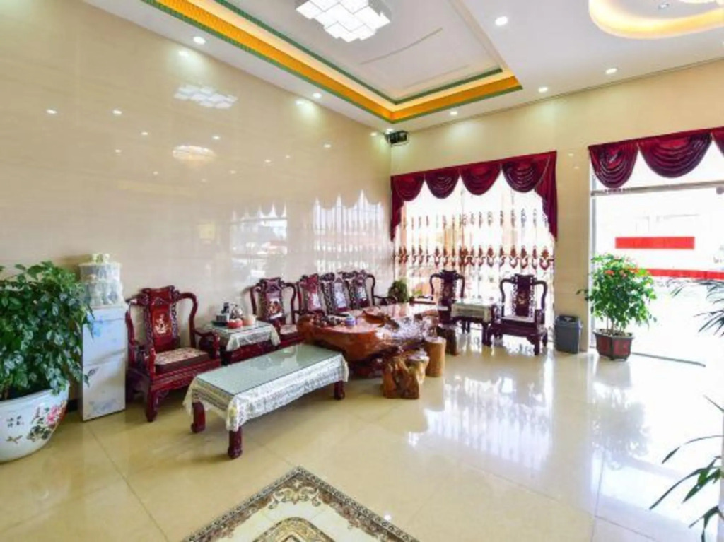 Luliang Jiajie Theme Hotel