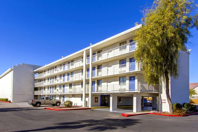 Motel 6 Phoenix - Northern Avenue