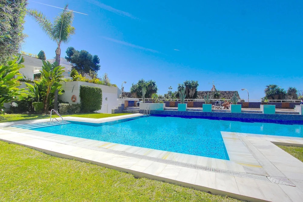1149 Unique Beachfront Penthouse 400M2 Marbella Center