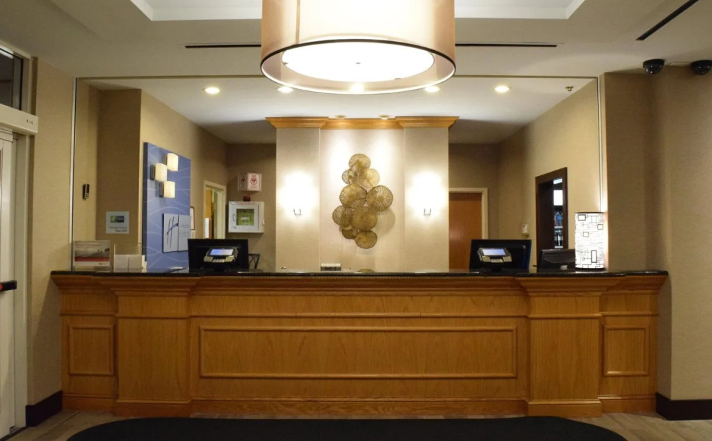 Holiday Inn Express Hotel & Suites Watertown - Thousand Islands by IHG