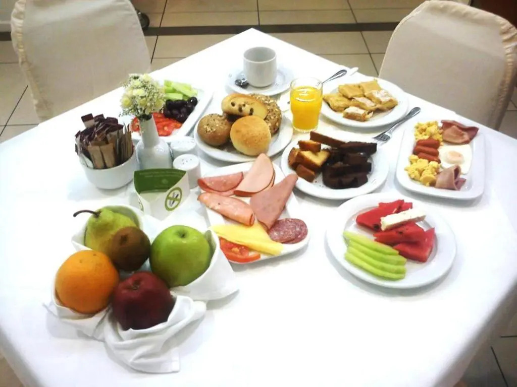 Athinais Hotel