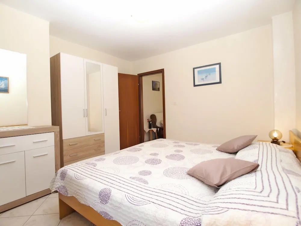 Apartment 604