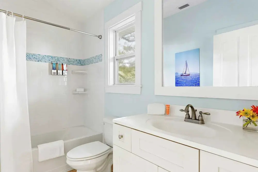 Sleeps 18! 2 Homes, Hot Tub, Game Room, Walk to the Beach Haven & Hidden Grove