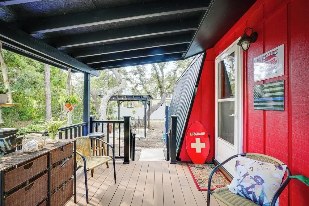 Oak Island Vacation Rental w/ Decks, Walk to Beach