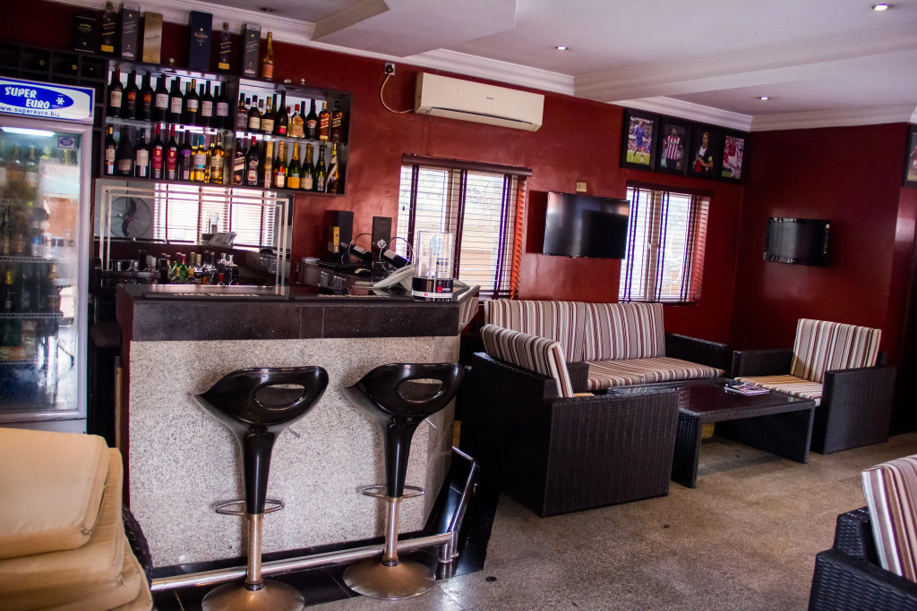 Manyxville Hotel & Suites