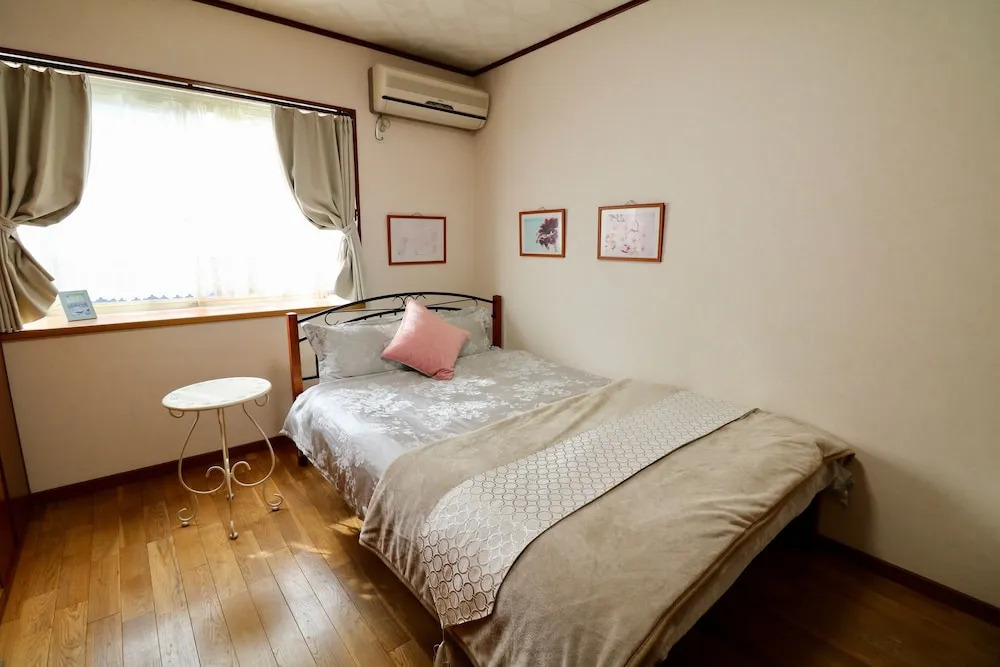 Sophia Court Room201